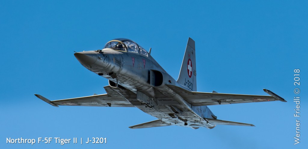 Northrop F-5F Tiger II | J-3201