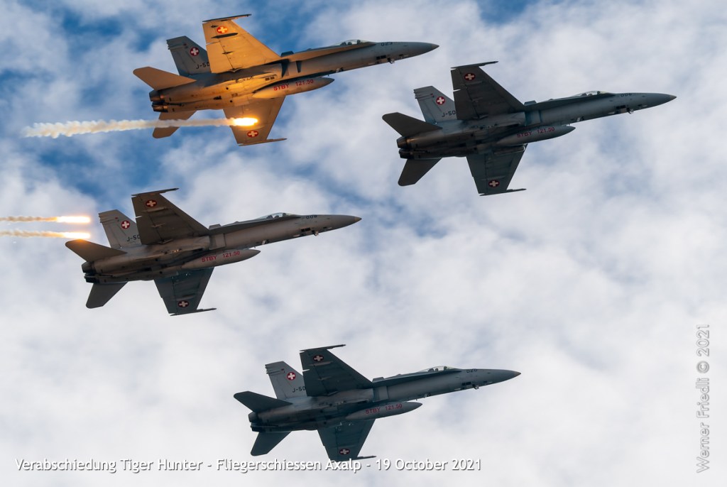 Formation Hornets