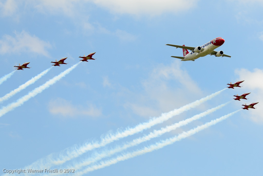 Patrouille Suisse und Airbus A320