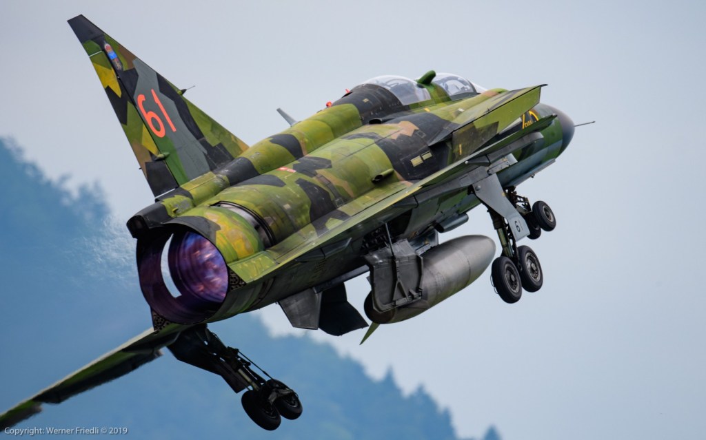 Saab Sk 37E Viggen (SE-DXO)